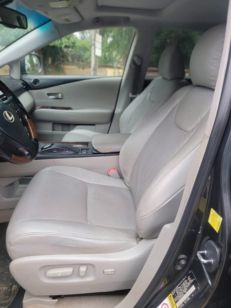 A picture of Lexus RX350