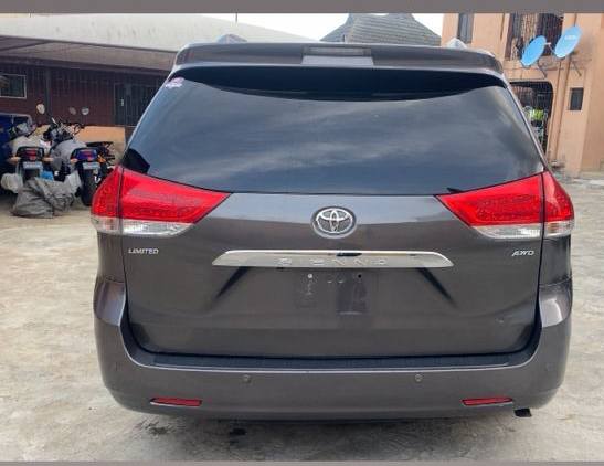 A picture of Foreign used 2011 Toyota sienna Accident free May 2026 entry