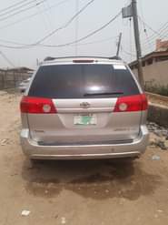 A picture of 2007 Toyota sienna for sale buy and use nothing to