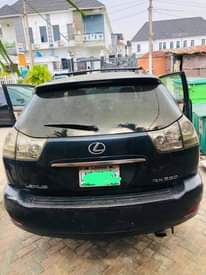 A picture of Lexus rx330 2006