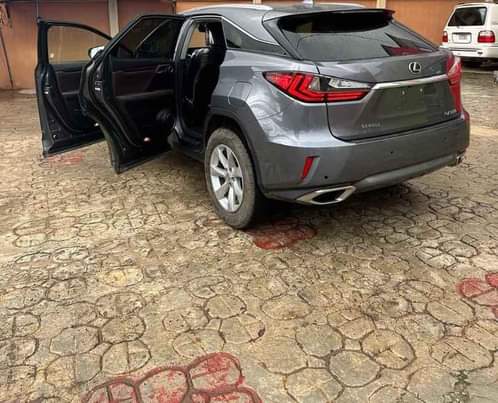 A picture of 2017 RX350 TOKUNBO