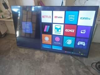 A picture of HiSENSE SMART TV 4k 60 INCH 840k 0752565357 MAKUMBUSHO STAND