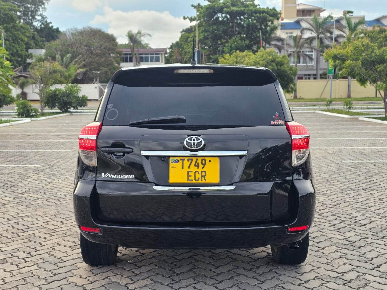A picture of VANGUARD ECR PRICE 30 8M 0765242424 Call WhatsApp INSTAGRAM Magari