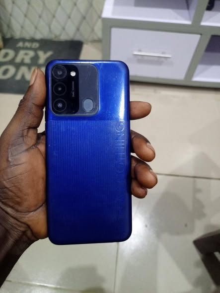 A picture of Clean tecno spark 8c for sale