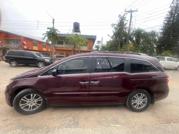 A picture of Clean title 2013 honda Odyssey