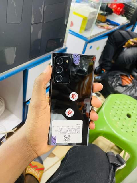 A picture of Note 20 Ultra 5G at 490k Uses Pen