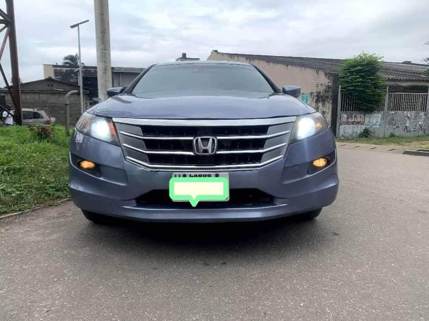 A picture of Honda Crosstour 2010 model