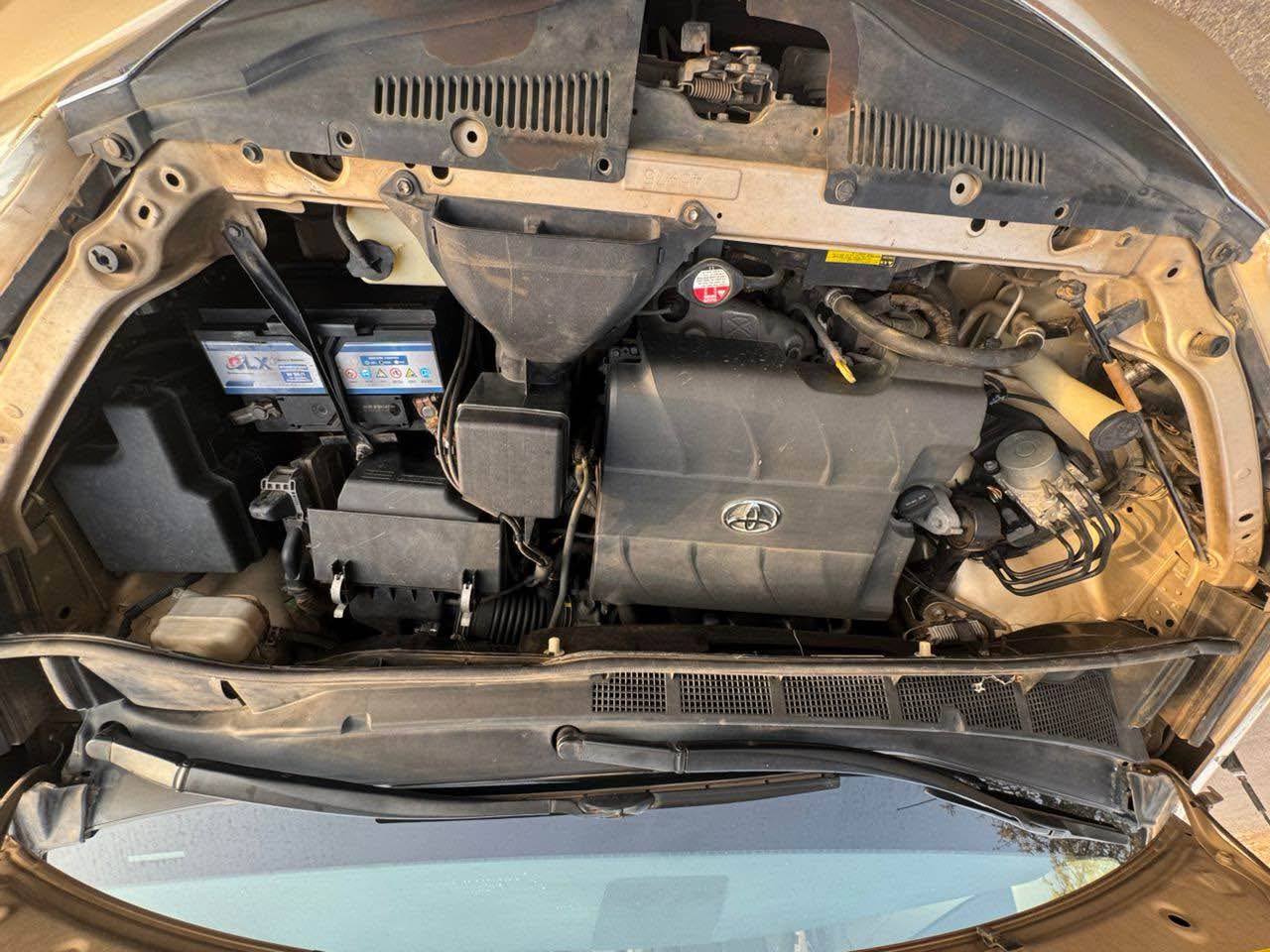 A picture of TOYOTA SIENNA XLE 2014 MODEL