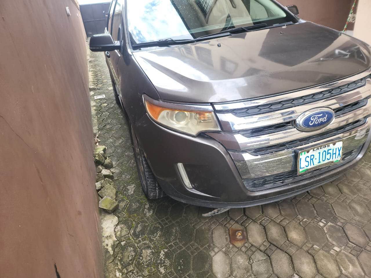 A picture of Registered Ford Edge 2012 limited with thumbstart full pano well