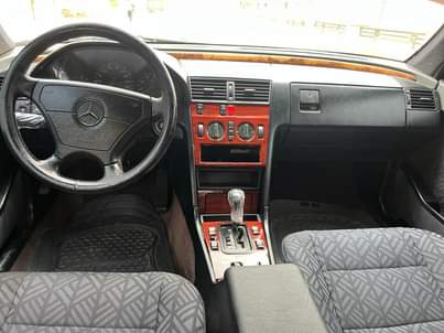 A picture of Mercedes Benz