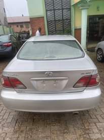 A picture of Lexus es300 2004