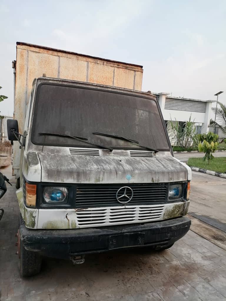 A picture of Mercedes Truck