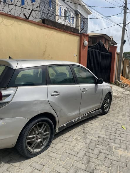A picture of Toyota Matrix 2005