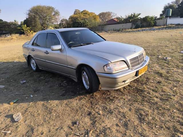 classifieds/cars mercedes