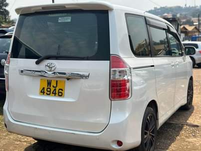 A picture of Toyota Noah
