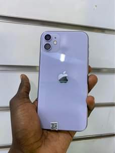 A picture of iPhone 11 64gb faceid working clean no messages 1 15M