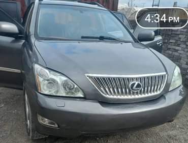 A picture of TOTAL DISTRESS SALES DEALERS AWOOF SHARP 2005 LEXUS RX330 EVERYTHING