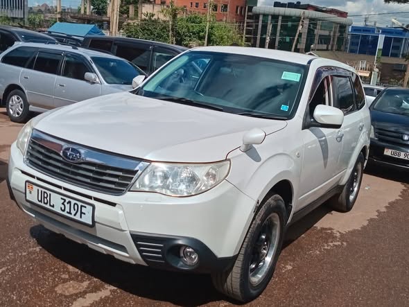 A picture of SUBARU FORESTER 2010