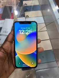 A picture of iPhone X 64gb