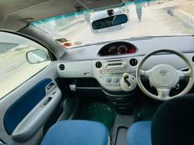 A picture of 2003 Toyota Middle model