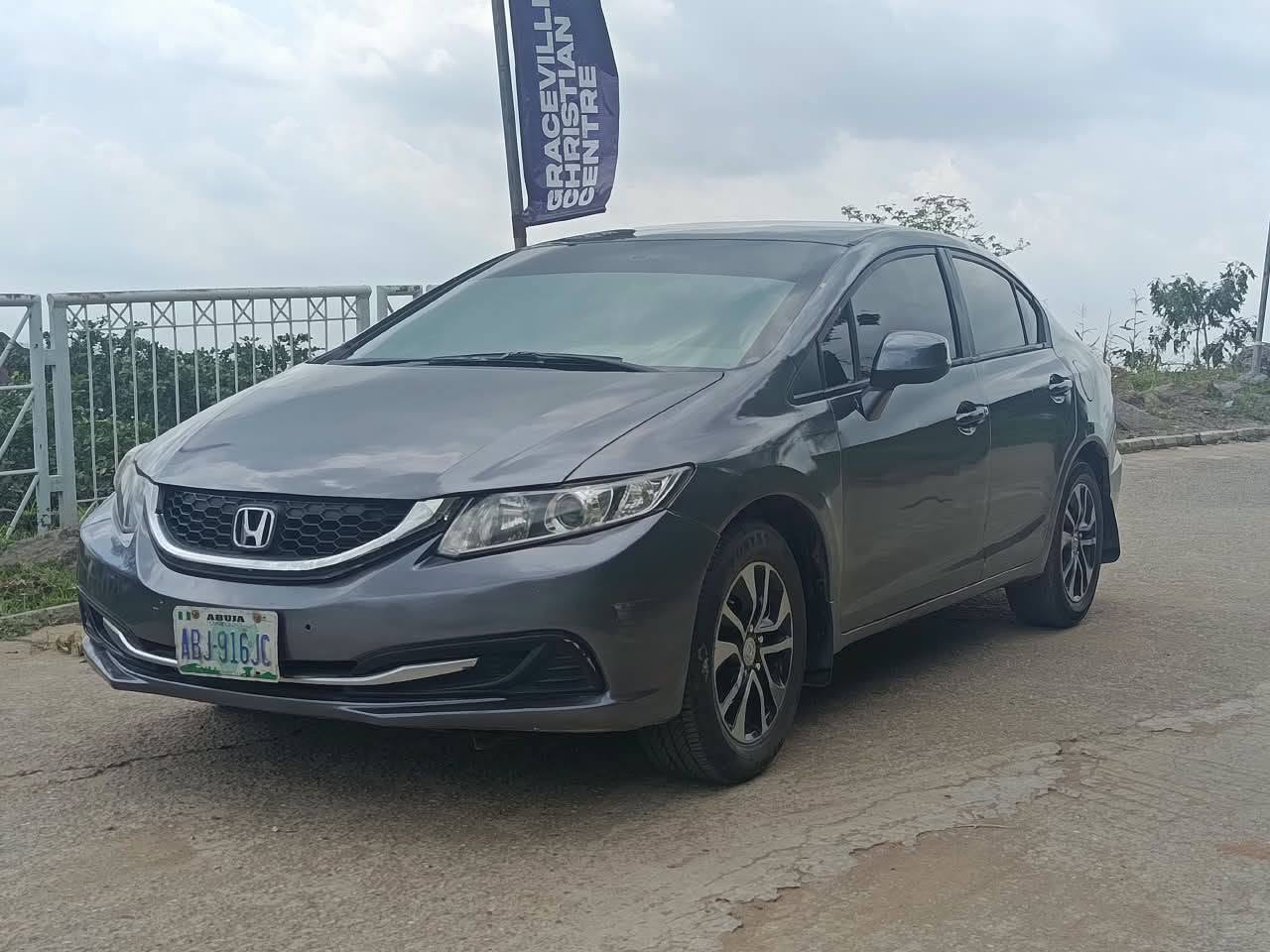 A picture of HONDA CIVIC 2014