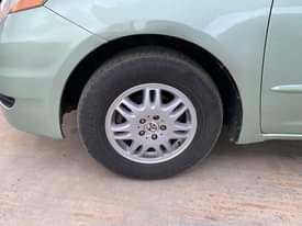A picture of 2006 TOYOTA SIENNA