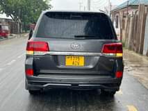 A picture of TOYOTA LAND CRUISER VX V8 BEI MILIONI 78