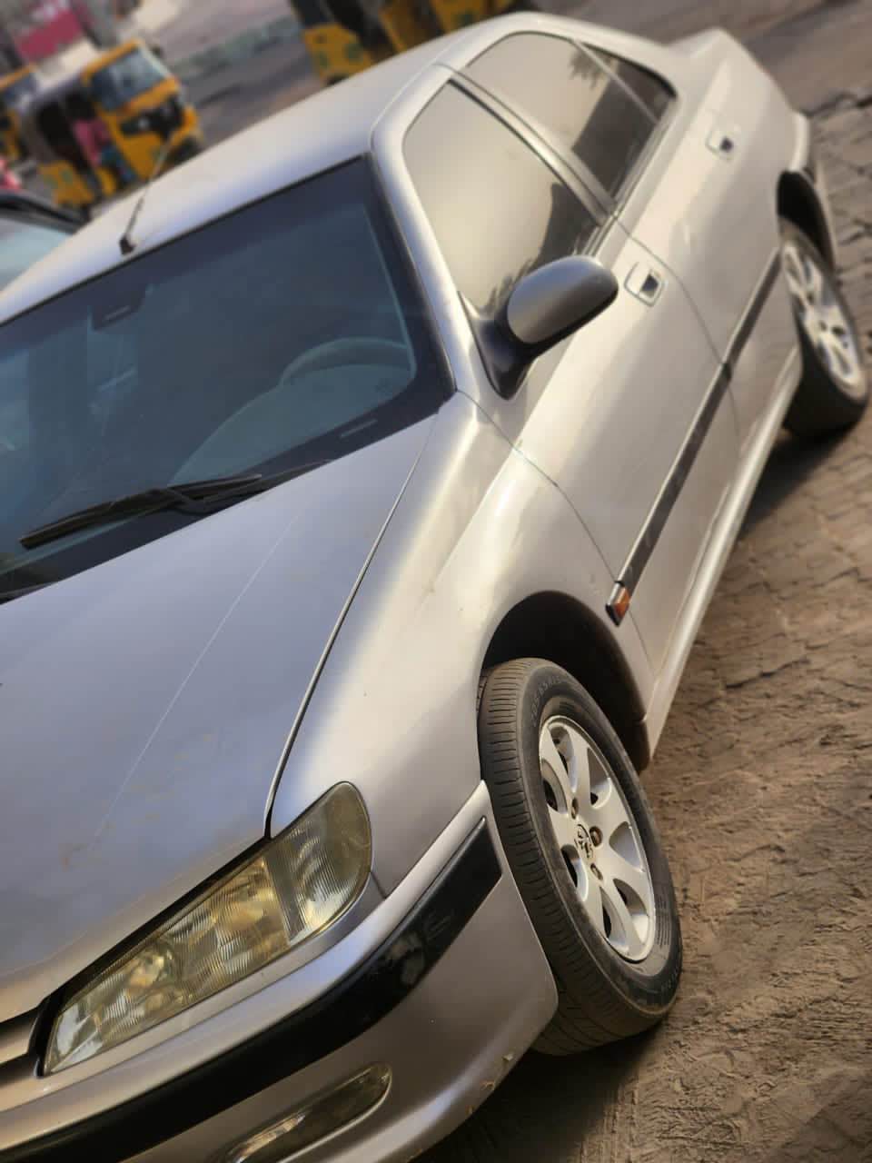 A picture of Peugeot 406