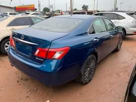 A picture of Lexus 350