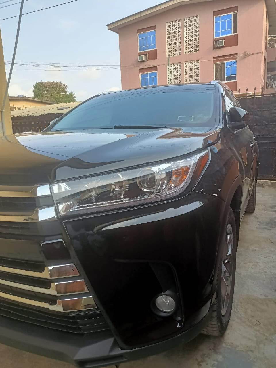 A picture of 2015 Highlander Limited toks