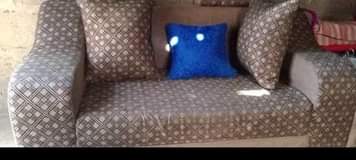 A picture of Sofa Safi nzur bado mpyaa