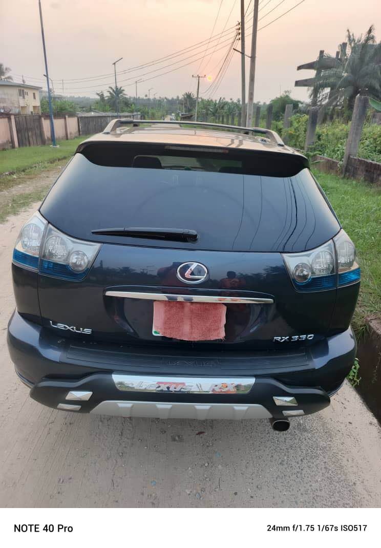 A picture of Belgium grade Lexus Rx330 available for sale