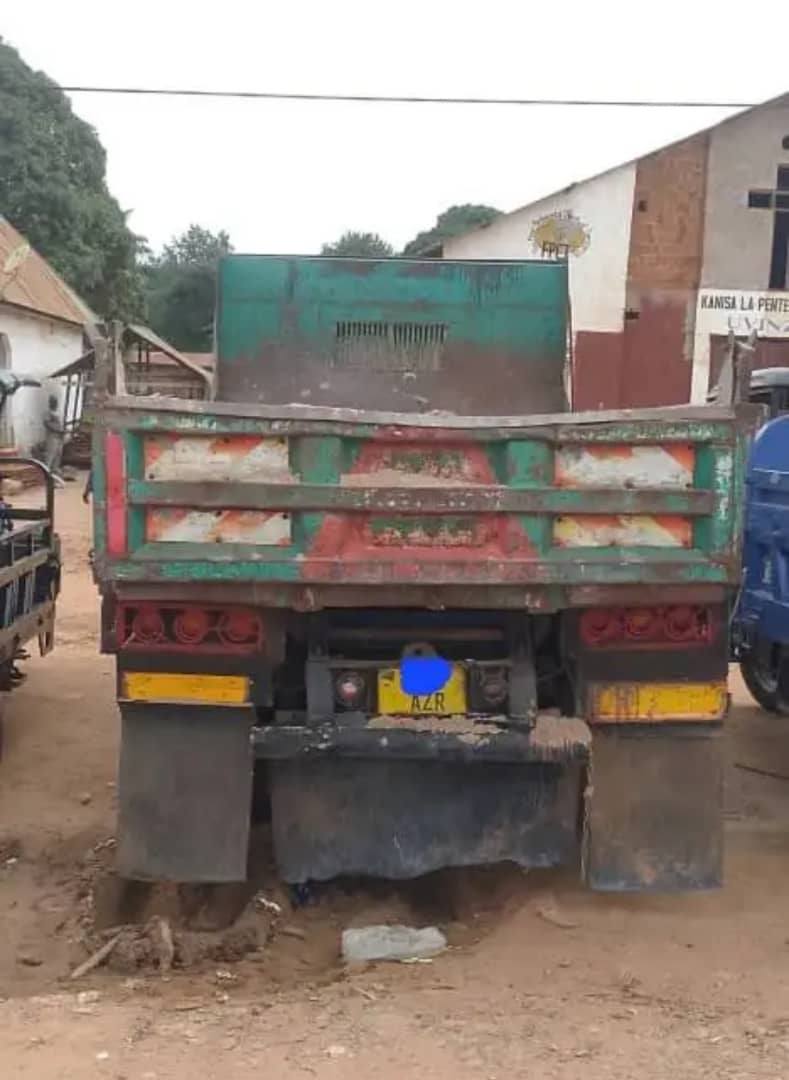 A picture of FUSO TIPPER 0617050520