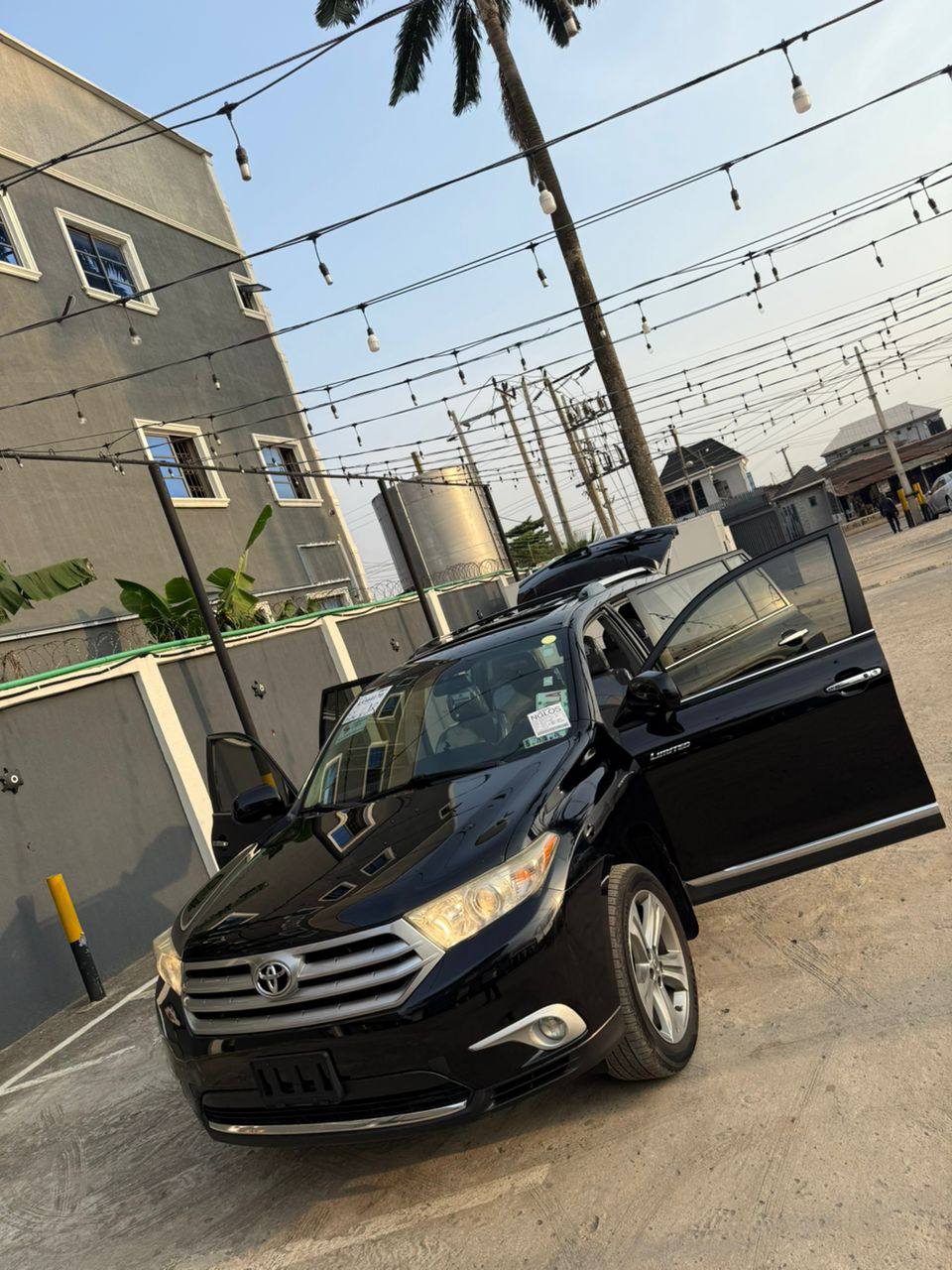 A picture of Toks Toyota Highlander 2012 model