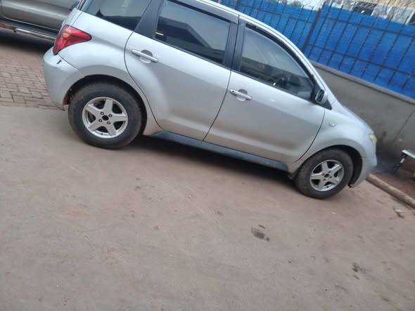 A picture of 2004 Toyota ist