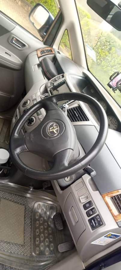 A picture of Toyota Noah 15m