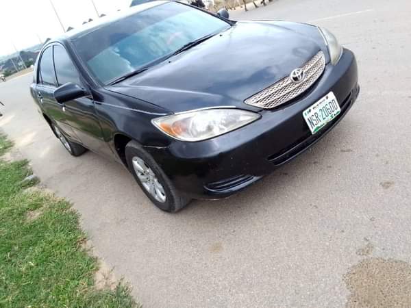 A picture of Nearly used Toyota Camry 2004 model Engine is sound gear