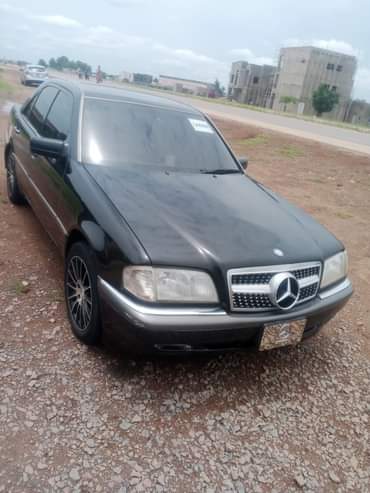 A picture of Belgium escape Mercedes benz C230 For sales everything is working