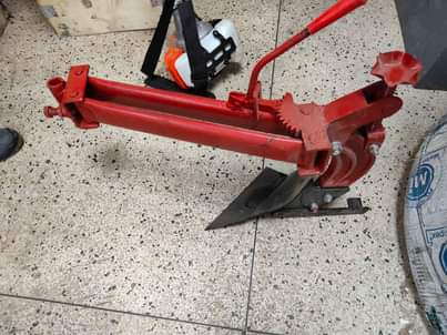 A picture of 15HP walking tractoe