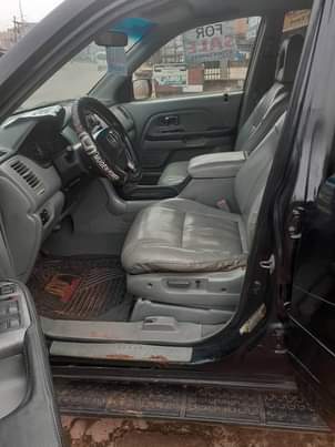 A picture of Honda pilot 2003 model