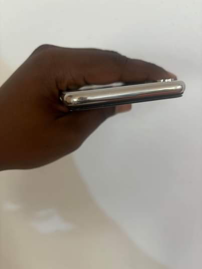 A picture of Iphone x