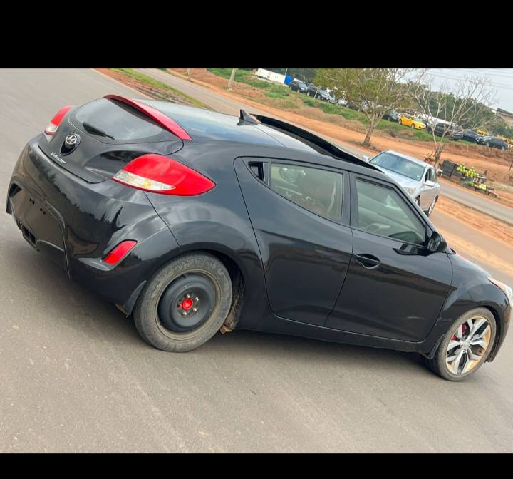 A picture of Hyundai Veloster 2012 model