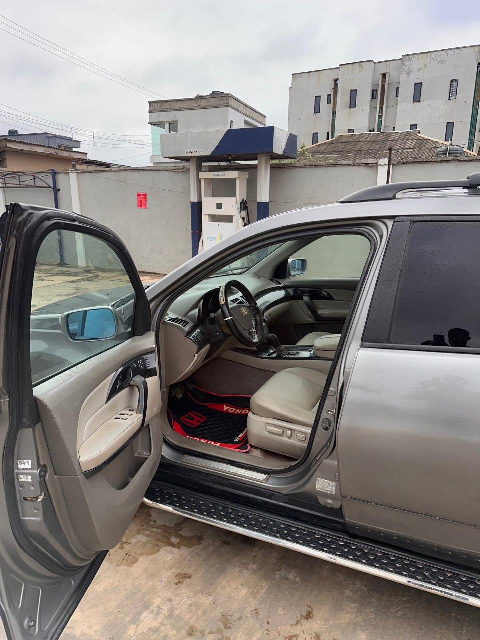 A picture of Acura MDX 08