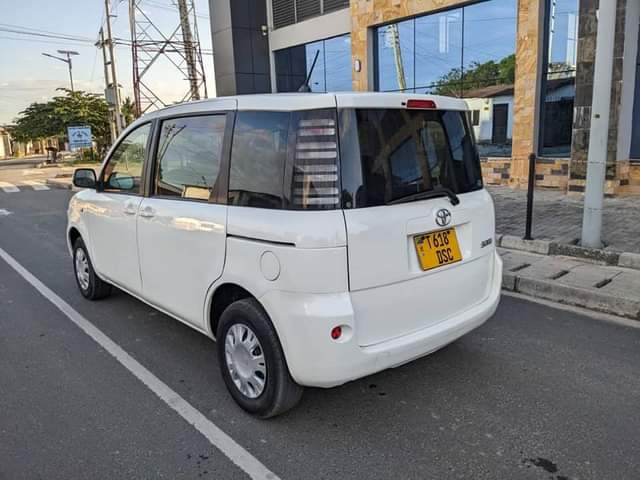 A picture of BADO MPYA TOYOTA SIEENTA