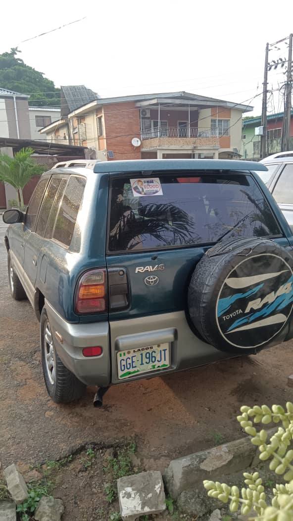 A picture of Nigerian used Toyota Rav 4
