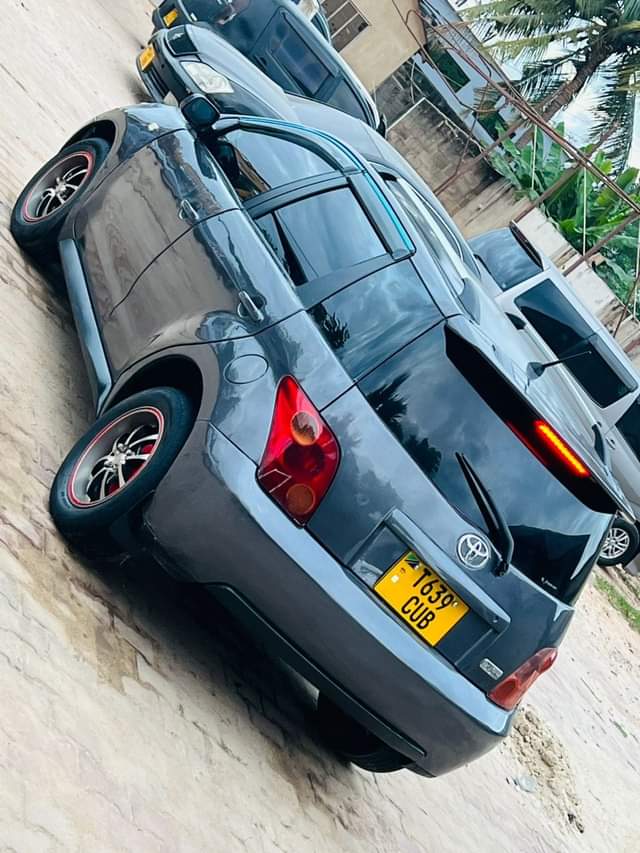 A picture of TOYOTA IST