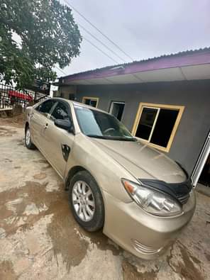 A picture of Toyota Camry 2006 Flashed once on first body 4 plug