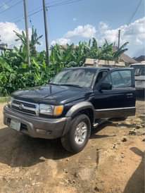 A picture of Toyota 4 Runner Limited 2002