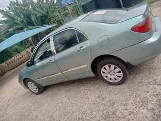 A picture of Clean Toyota Corolla 04