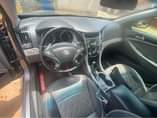A picture of HYUNDAI SONATA 2012